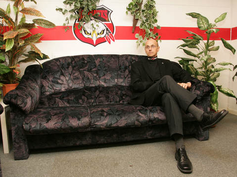 Björn Kinding, tränare, Malmö, sitter ensam i Malmös