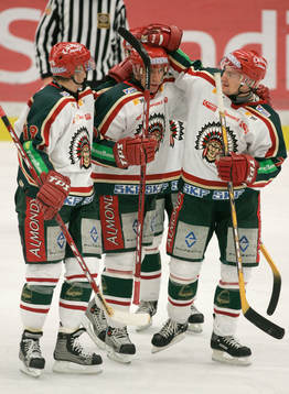 Jari Tolsa, Joel Lundqvist och Antti-Jussi Niemi,