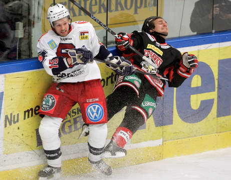 Niclas Hävelid, Södertälje skickar in Jason Deleurme,