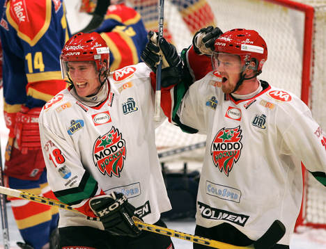 Peter Öberg och Henrik Sedin, Modo. Jubel