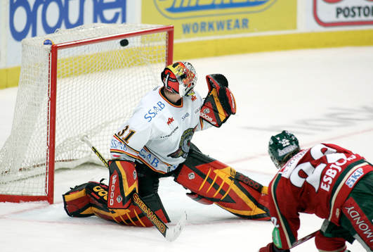 Jonas Esbjörs, Frölunda och Kristian Antila, målvakt,