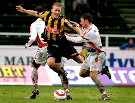 Eirik Dybendal, Häcken slänger sig förbi Assyriska
