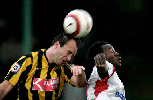 Peter Vougt, Häcken och Kabba Samura, Assyriska