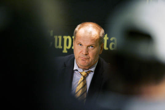 Sanny Åslund , vd AIK, depp