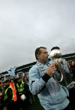 Tom Prahl, tränare, pokal, segerpokal, buckla. (SM-guld,
