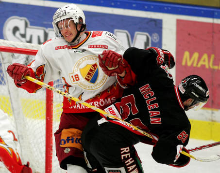 Staffan Kronwall, Djurgården trycker undan Brett McLean,