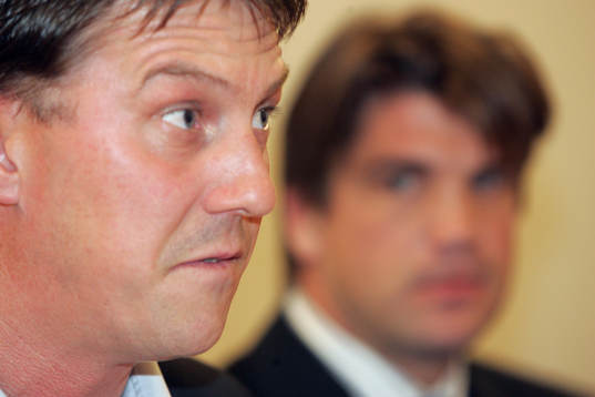 Kjell Jonevret, tränare, Djurgården och i bakgrunden