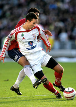 Pierre Bengtsson, Assyriska och Ailton José Almeida,