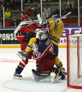 Maxim Sokolov, målvakt, Ryssland och Tony Mårtensson,