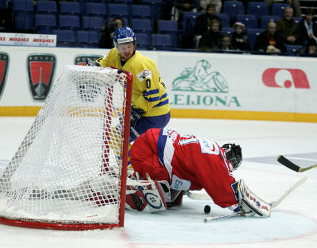 Henrik Sedin, Sverige och Adam Svoboda, Målvakt, Tjeckien