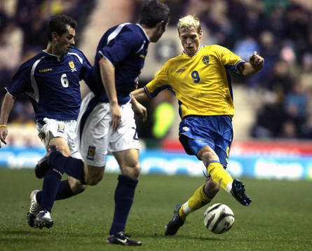 Christian Wilhelmsson, Sverige försöker ta sig förbi