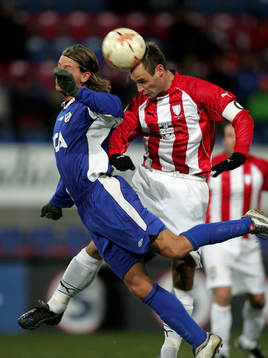 Dusan Djuric, Halmstad och Thomas Olsson, Malmö i nickduell