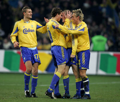 Johan Elmander, Bröndby gratulerar målskytten Thomas