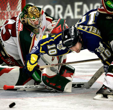 Henrik Lundqvist, Frölunda och Stefan Hellkvist, HV 71