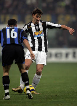 Zlatan Ibrahimovic fintar Giuseppe Favalli, Inter