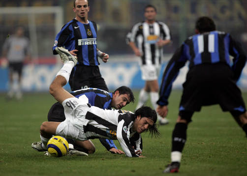 Mauro Camoranesi, Juventus fälls av Dejan Stankovic