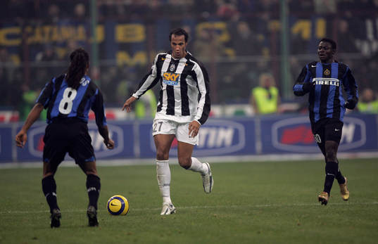 Jonathan Zebina, Juventus mot Edgar Davids och Obafemi