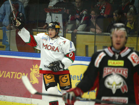 Shaun Horcoff, Mora, jubel