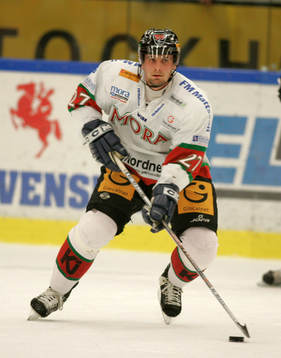 Pavel Skrbek, Mora