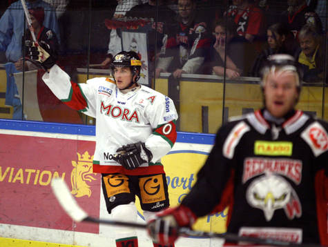 Shaun Horcoff, Mora, jubel