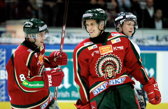 Magnus Kahnberg, Frölunda grattas av Arto Tukio