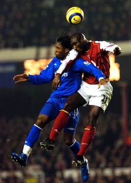 Didier Drogba, Chelsea i nickduell mot Sol Campbell, Arsenal