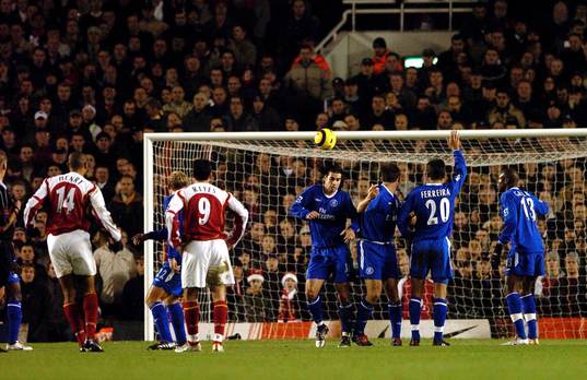 Thierry Henry, Arsenal skjuter över muren och gör mål