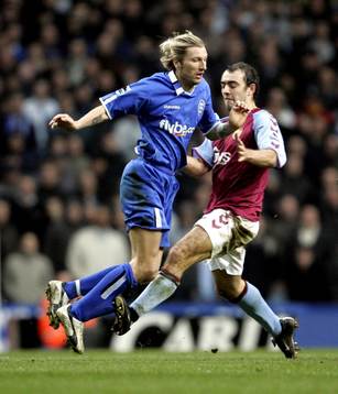 Gavin McCann, Aston Villa fäller Robbie Savage, Birmingham