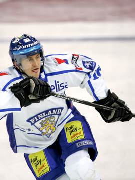 Ville Peltonen, Finland