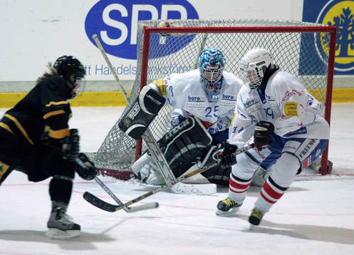 Michelle von Allmen, målvakt och Karin Worni, Zug