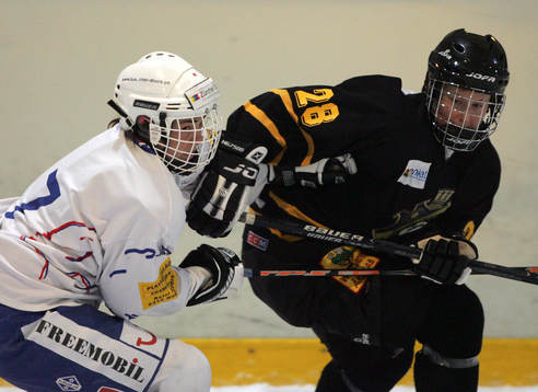 Sandra HUrlimann, ZUG och Maria Hortell, AIK