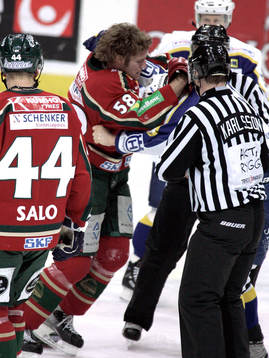 Jens Karlsson fick bara vara med i 12 minuter sedan blev