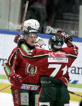 Ronni Sundin grattas av Tommi Kallio