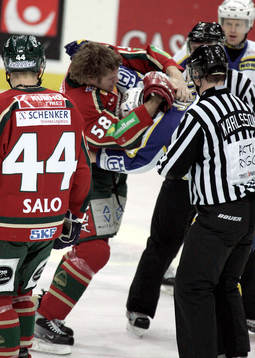 Jens Karlsson fick bara vara med i 12 minuter sedan blev