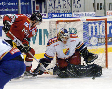 Shawn Horcoff oroar Björn Burling, målvakt, Djurgården