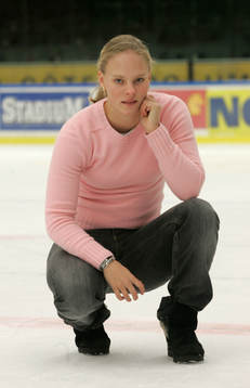 Katarina Timglas, Sveriges första kvinnliga hockey-proffs