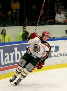 Per-Johan Axelsson, Frölunda, jubel med sorgband runt armen