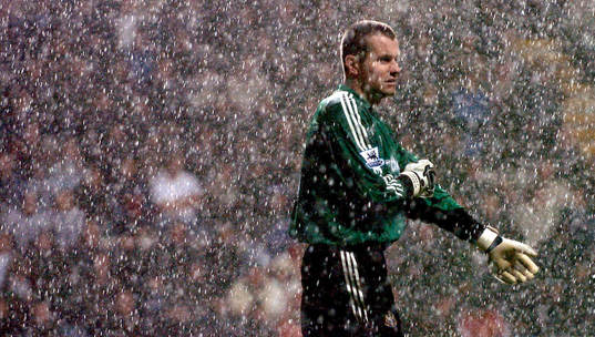 Newcastles målvakt Shay Given i tungt regn