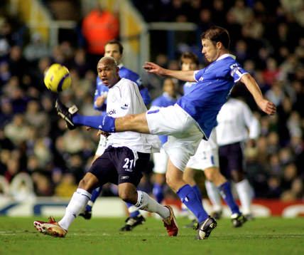 Boltons El Hadji Diouf mot Birminghams Kenny Cunningham