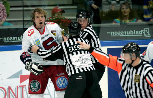 Mikael Samuelsson, Södertälje fick ett raseriutbrott och