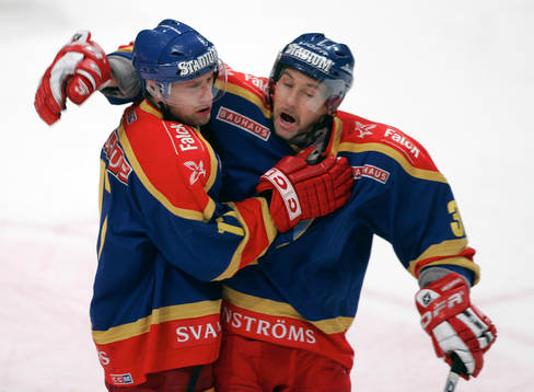 Marcus Nilson, Djurgården gratuleras av Rikard Franzén,