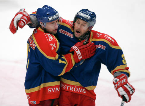 Marcus Nilson, Djurgården gratuleras av Rikard Franzén,