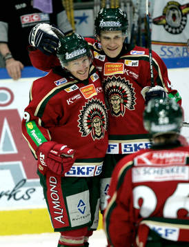 Daniel Alfredsson, Frölunda grattas av Sami Salo