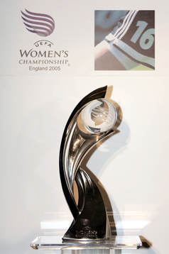 Nya UEFA European Women's Football Championship pokal