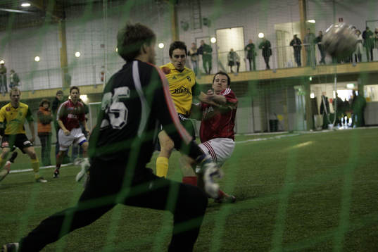 Jimmie Augustsson överlistar Rydaholms keeper, ex-IFK-aren