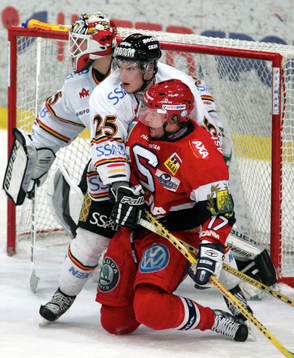 Kyle Calder, Södertälje och Tuukka Mäntylä och Emmanuel