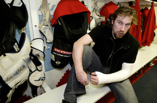 Peter Forsberg förklarade läget med handskadan