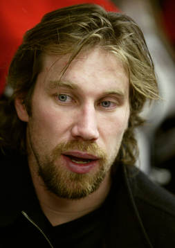 Peter Forsberg förklarade läget med handskadan