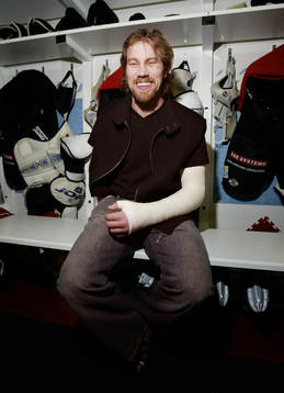 Peter Forsberg förklarade läget med handskadan