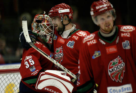 Adrian Aucoin och Tommy Salo, Modo, kram